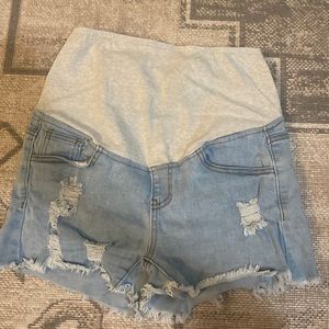 Distressed maternity shorts